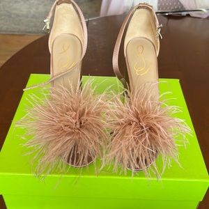 Sam edelman yaro feather heels in size 7 / satin/ in the color praline (rosy)